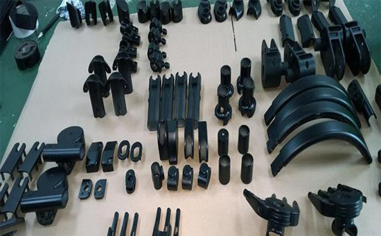 深圳手板厂使用的一种快速制做模板,由于采用激光头扫描快速成型的方法,成本昂贵